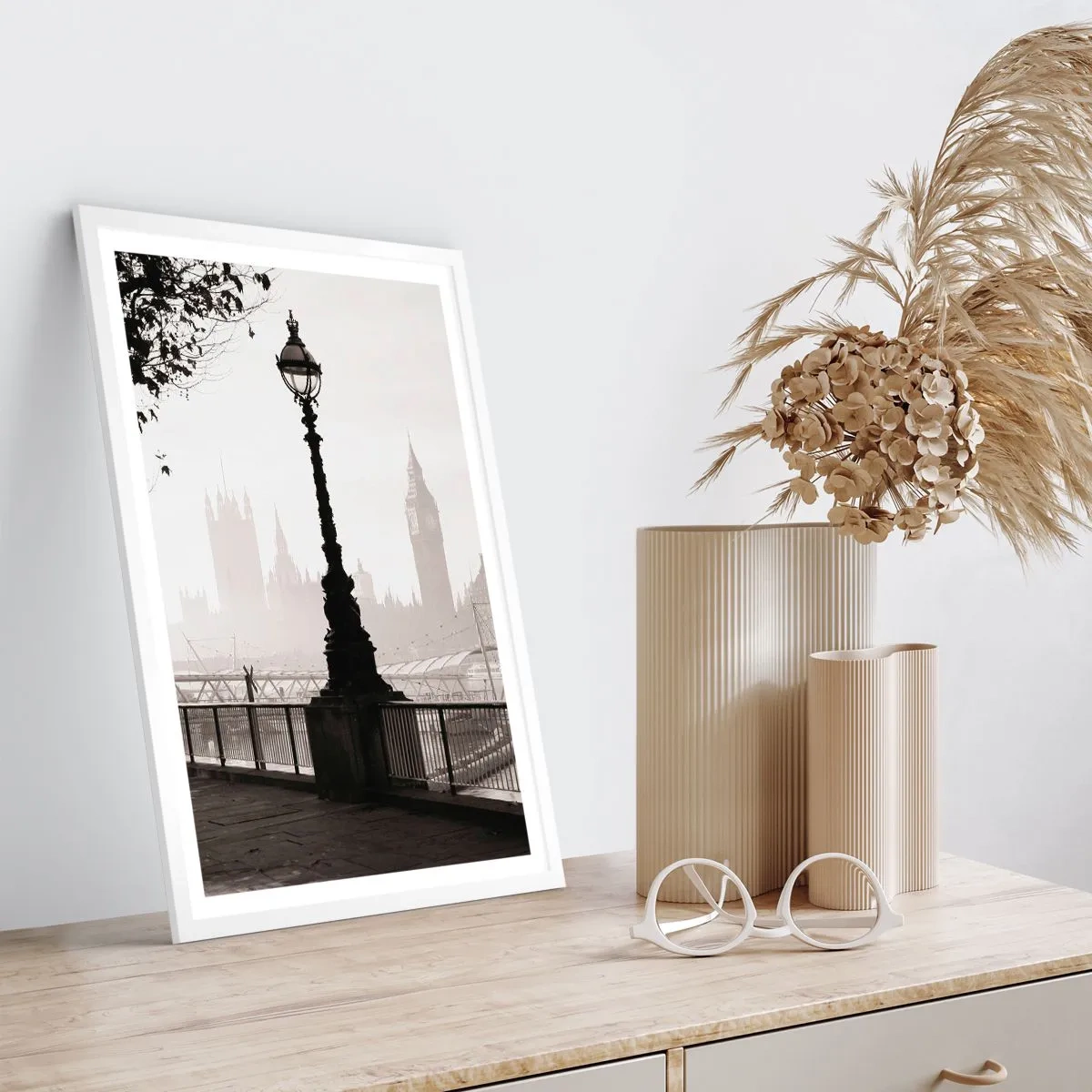 Affisch i vit ram - Morgon i London - 30x40 cm