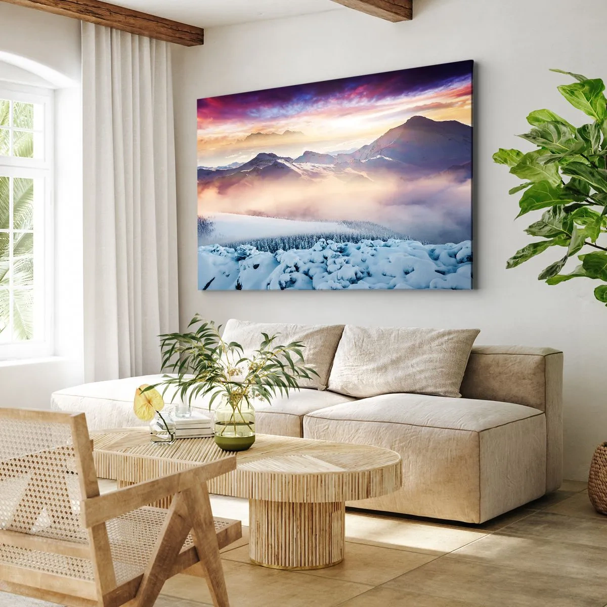 Canvastavla - Bild på duk - Snötäckta berg i gryningen med en färgglad himmel - 70x50cm - Naturens styrka och renhet - Modern väggdekoration för vardagsrum och sovrum ARTTOR