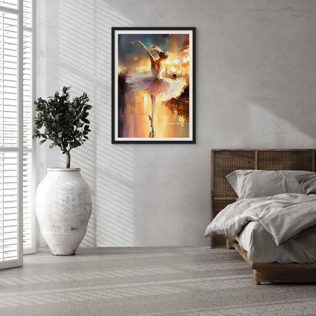 Affisch i svart ram - En ballerina i scenens gyllene ljus - 50x70cm - Ett mirakel på gatan - Modern väggdekoration för vardagsrum och sovrum ARTTOR