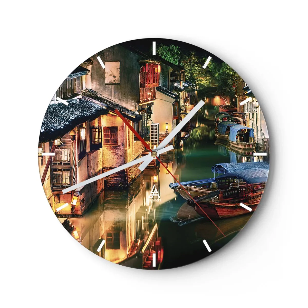 Väggklocka - Klocka på glas - Atmosfärisk kanal med båtar och kinesisk arkitektur på natten - 30x30cm - En kväll på kinesisk gata - Modern väggdekoration för vardagsrum, kök och sovrum ARTTOR