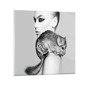 Glastavla - Bild på glas - Dam med chinchilla - 70x70 cm