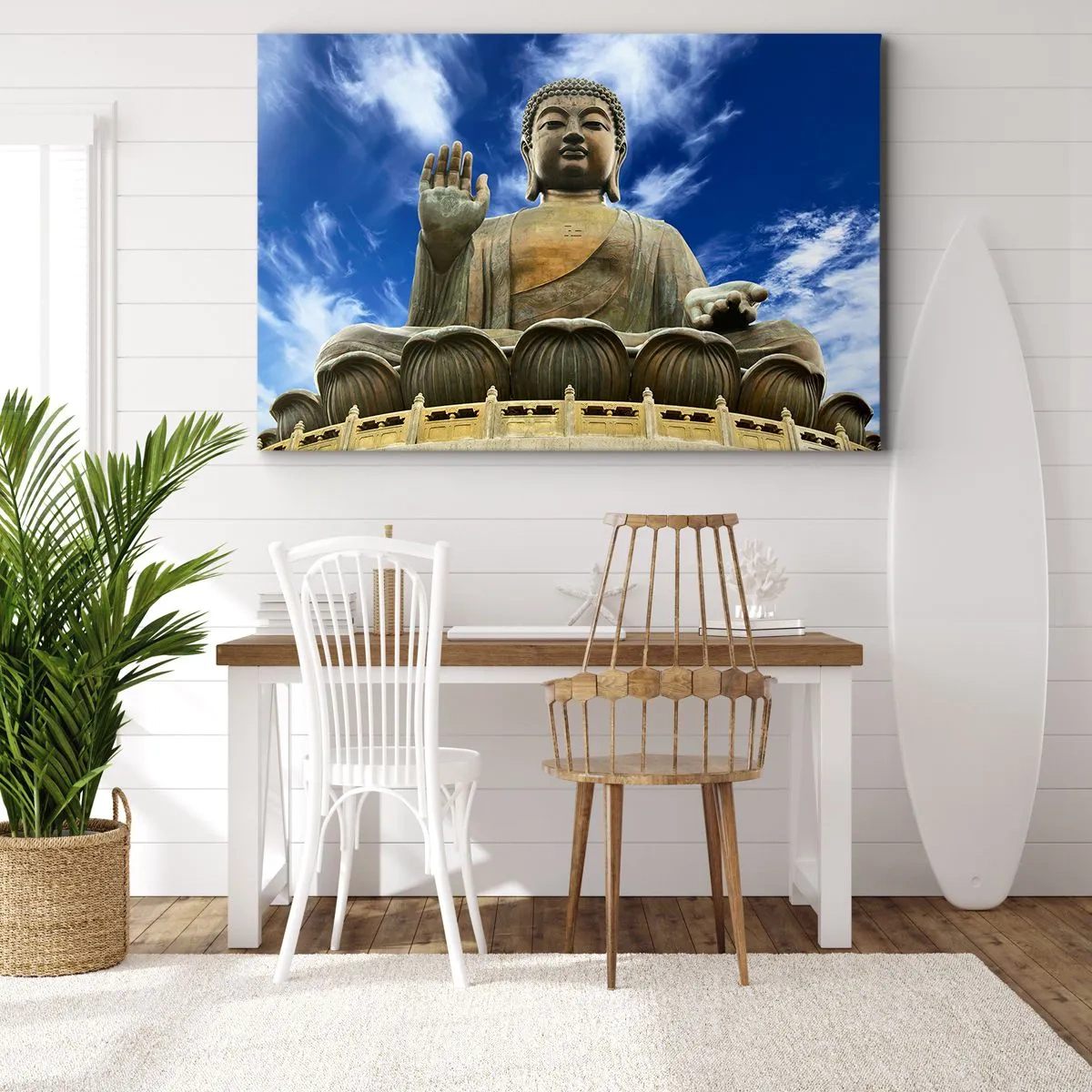 Canvastavla - Bild på duk - En monumental Buddhastaty mot en blå himmel med moln - 70x50cm - Lev utan rädsla - Modern väggdekoration för vardagsrum och sovrum ARTTOR