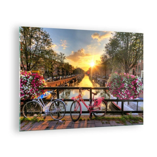 Glastavla - Bild på glas - Solnedgång över kanalen med cyklar i bakgrunden - 70x50cm - Vårmorgon i Amsterdam - Modern väggdekoration för vardagsrum och sovrum ARTTOR
