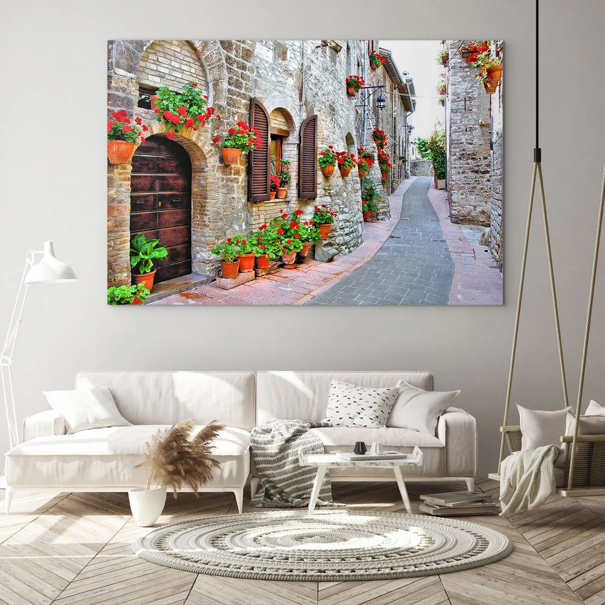 Glastavla - Bild på glas - En pittoresk gata med stenmurar och röda blommor - 70x50cm - Italiensk stämning - Modern väggdekoration för vardagsrum och sovrum ARTTOR