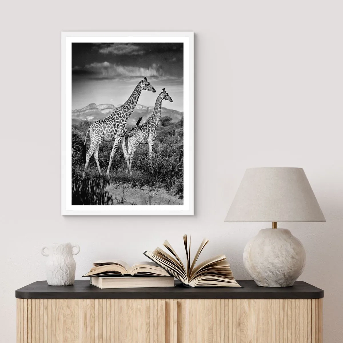 Affisch i vit ram - Högre klasser i Afrika - 61x91 cm