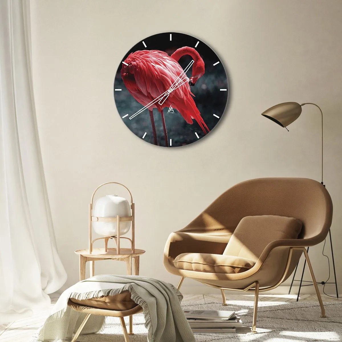 Väggklocka - Klocka på glas - En röd flamingo mot en mörk bakgrund i en elegant bild - 30x30cm - Djuprött naturpoem - Modern väggdekoration för vardagsrum, kök och sovrum ARTTOR