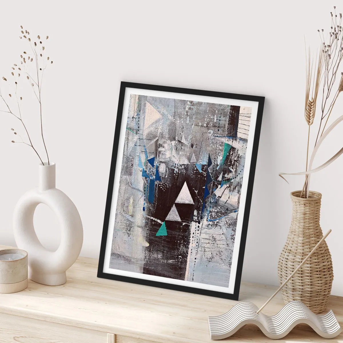 Affisch i svart ram - Trianglarnas överordnade ordning - 61x91 cm