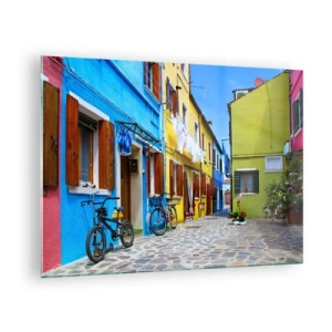 Glastavla - Bild på glas - En färgglad gata med cyklar och dekorerade hus - 70x50cm - Pastell, söt gränd - Modern väggdekoration för vardagsrum och sovrum ARTTOR