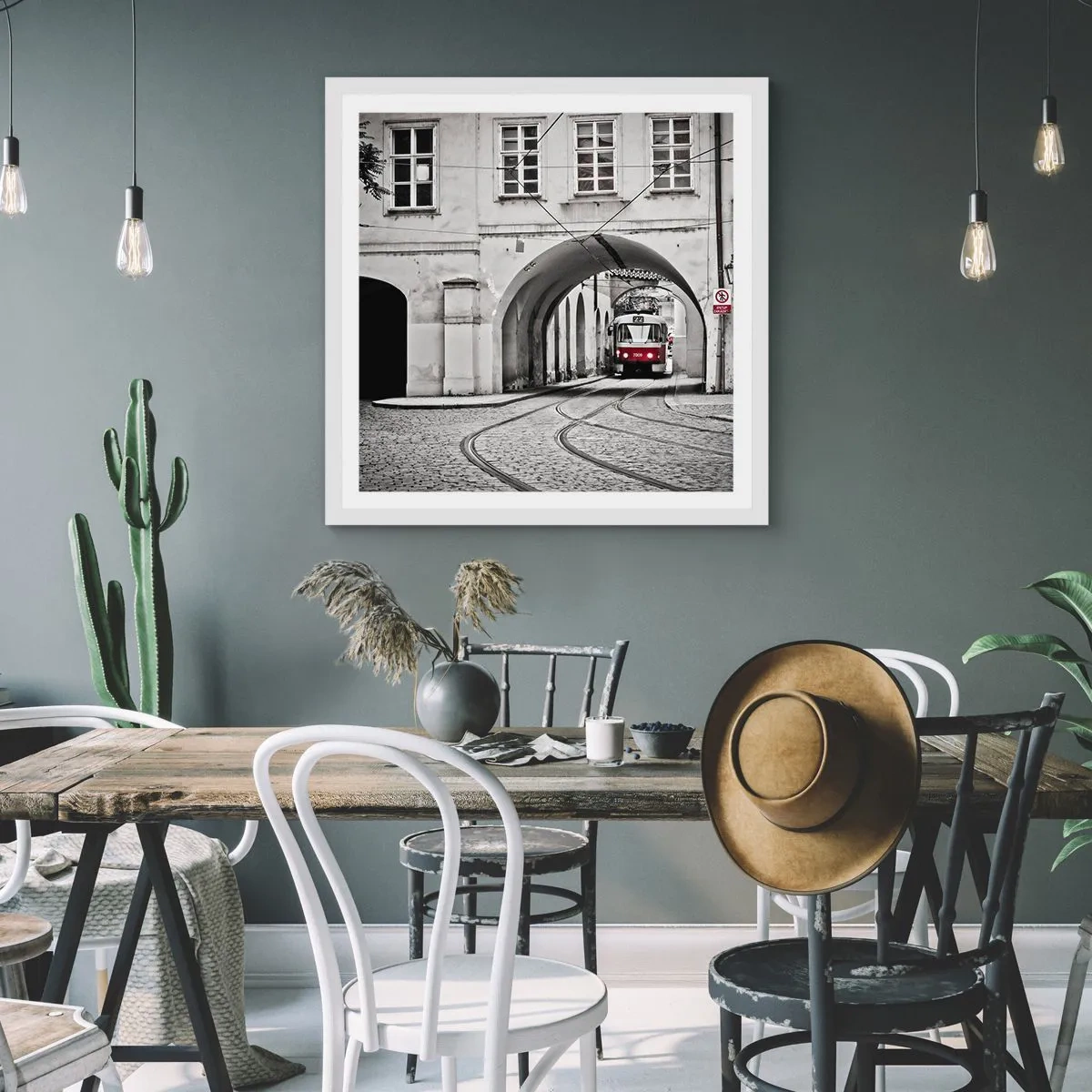 Affisch i vit ram - Genom stadens labyrint - 50x50 cm