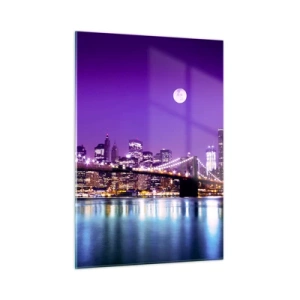 Glastavla - Bild på glas - Storstadens ljus i violett - 50x70 cm