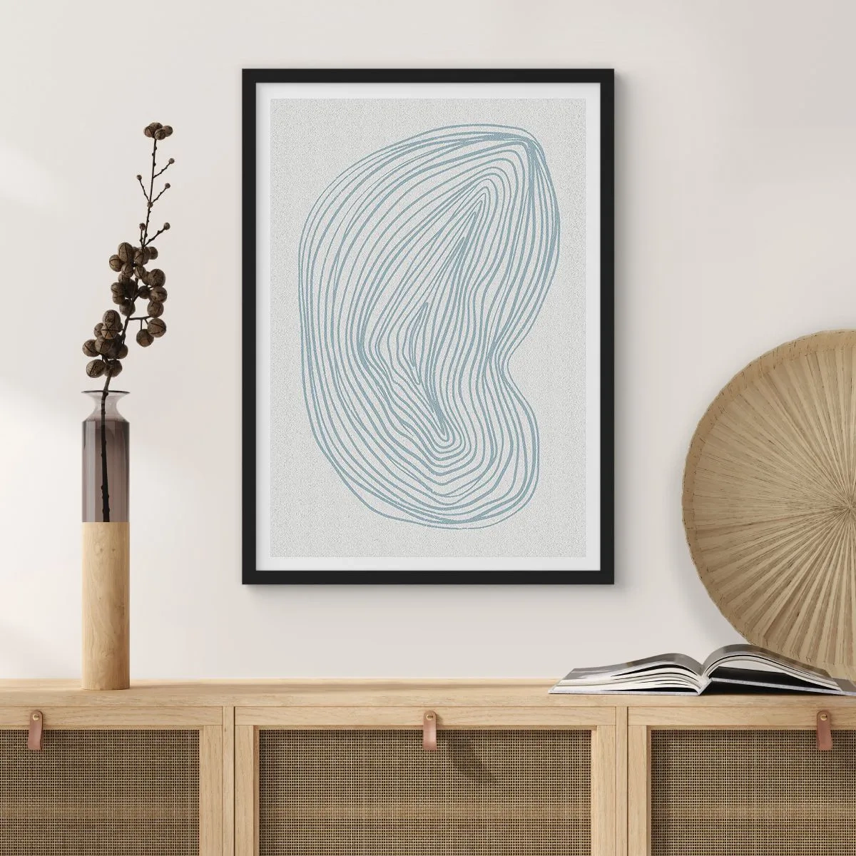 Affisch i svart ram - En minimalistisk abstraktion med ett linjärt mönster i nyanser av blått. - 50x70cm - Droppens leende - Modern väggdekoration för vardagsrum och sovrum ARTTOR