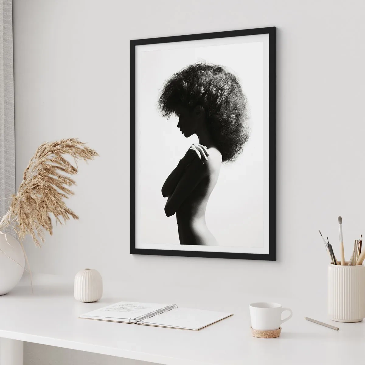 Affisch i svart ram - Som en blomma på en slank stjälk - 70x100 cm