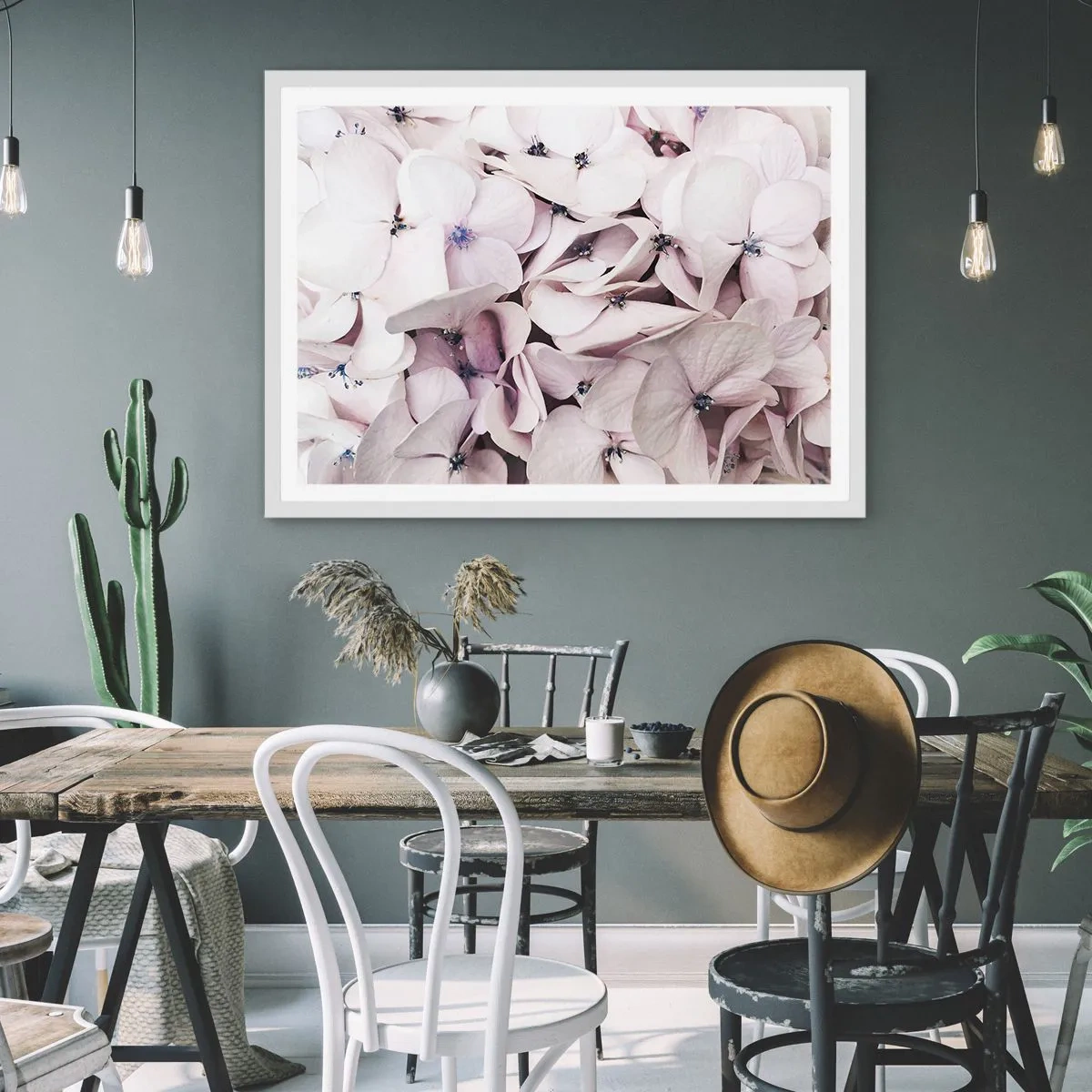 Affisch i vit ram - I en flod av blommor - 40x30 cm