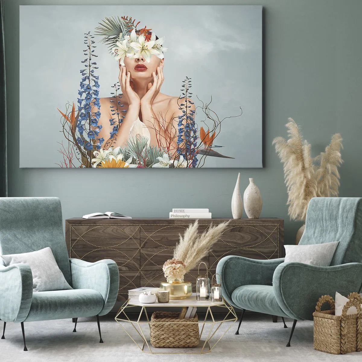 Canvastavla - Bild på duk - Porträtt av en kvinna med blommotiv mot en blå bakgrund - 70x50cm - Kvinna - blomma - Modern väggdekoration för vardagsrum och sovrum ARTTOR