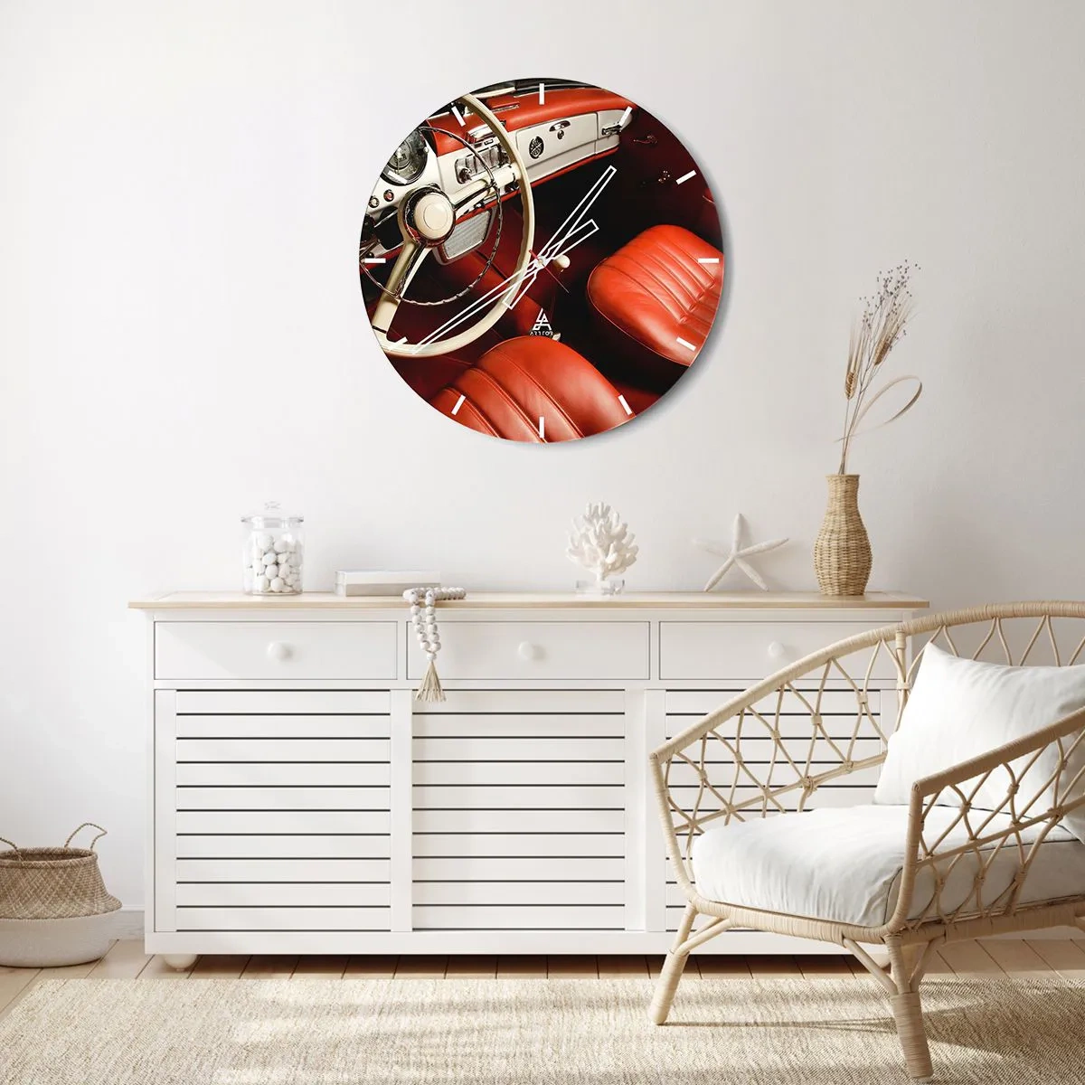 Väggklocka - Klocka på glas - Klassisk bilinredning med röda säten - 30x30cm - Lyx i vintage stil - Modern väggdekoration för vardagsrum, kök och sovrum ARTTOR