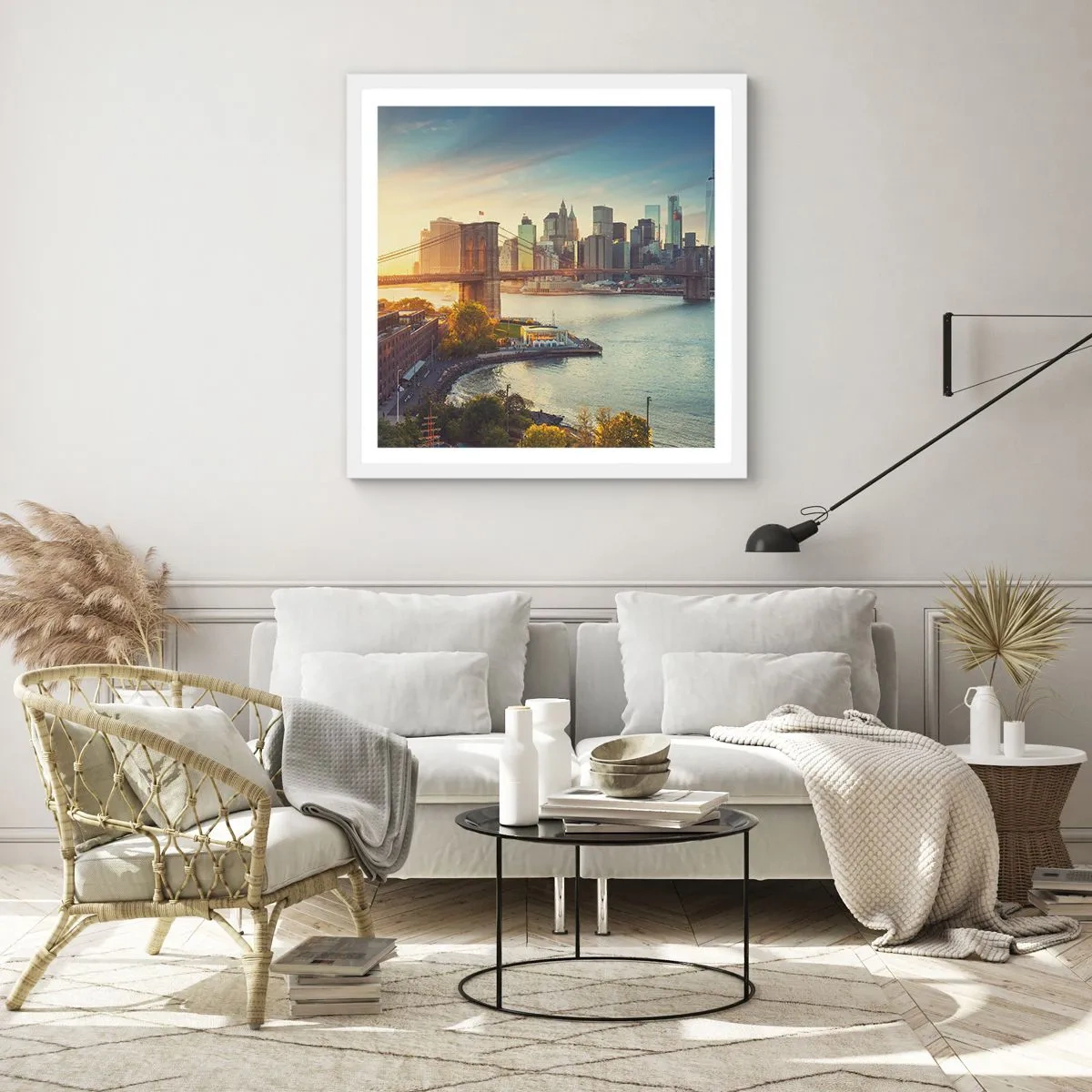 Affisch i vit ram - Storstadsgryning - 50x50 cm