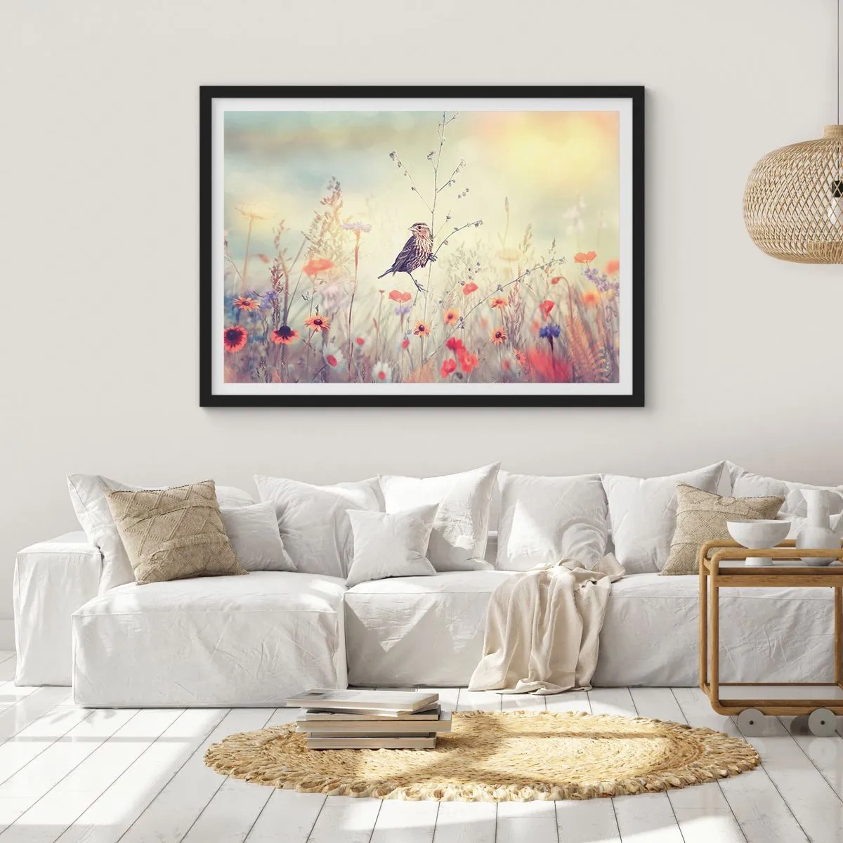 Affisch i svart ram - Fågelporträtt med en äng i bakgrunden - 91x61 cm