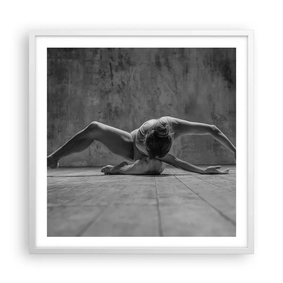 Affisch i vit ram - Upphittad symmetri - 60x60 cm