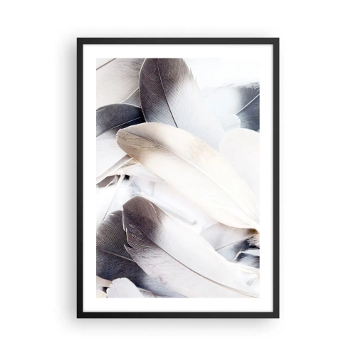 Affisch i svart ram - Fina fjädrar i en ljus, minimalistisk komposition - 50x70cm - Nästan änglalik - Modern väggdekoration för vardagsrum och sovrum ARTTOR