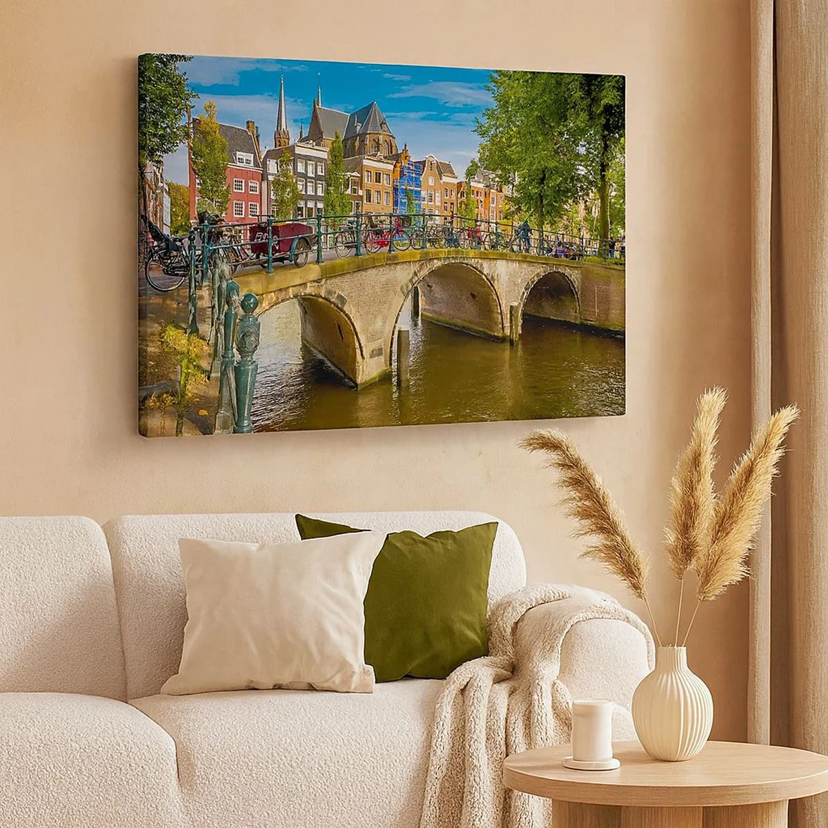 Canvastavla - Bild på duk - En pittoresk kanal med en bro i Amsterdam - 70x50cm - Vår vid kanalen - Modern väggdekoration för vardagsrum och sovrum ARTTOR