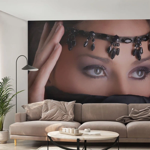 Fototapet Premium Sand - Lockande orientalisk hemlighet - Kvinna, Ögon, Kultur - 100x70 cm