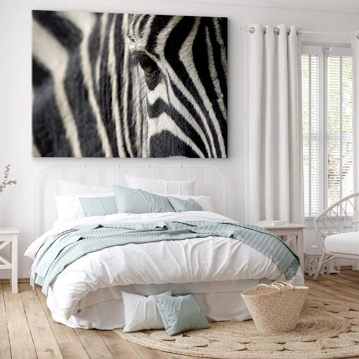 Canvastavla - Bild på duk - Närbild av ett zebraöga med svarta och vita ränder - 70x50cm - Randig porträtt - Modern väggdekoration för vardagsrum och sovrum ARTTOR