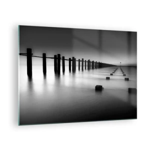 Glastavla - Bild på glas - En minimalistisk svartvit pir på lugnt vatten - 70x50cm - Landskap doppat i dimman - Modern väggdekoration för vardagsrum och sovrum ARTTOR