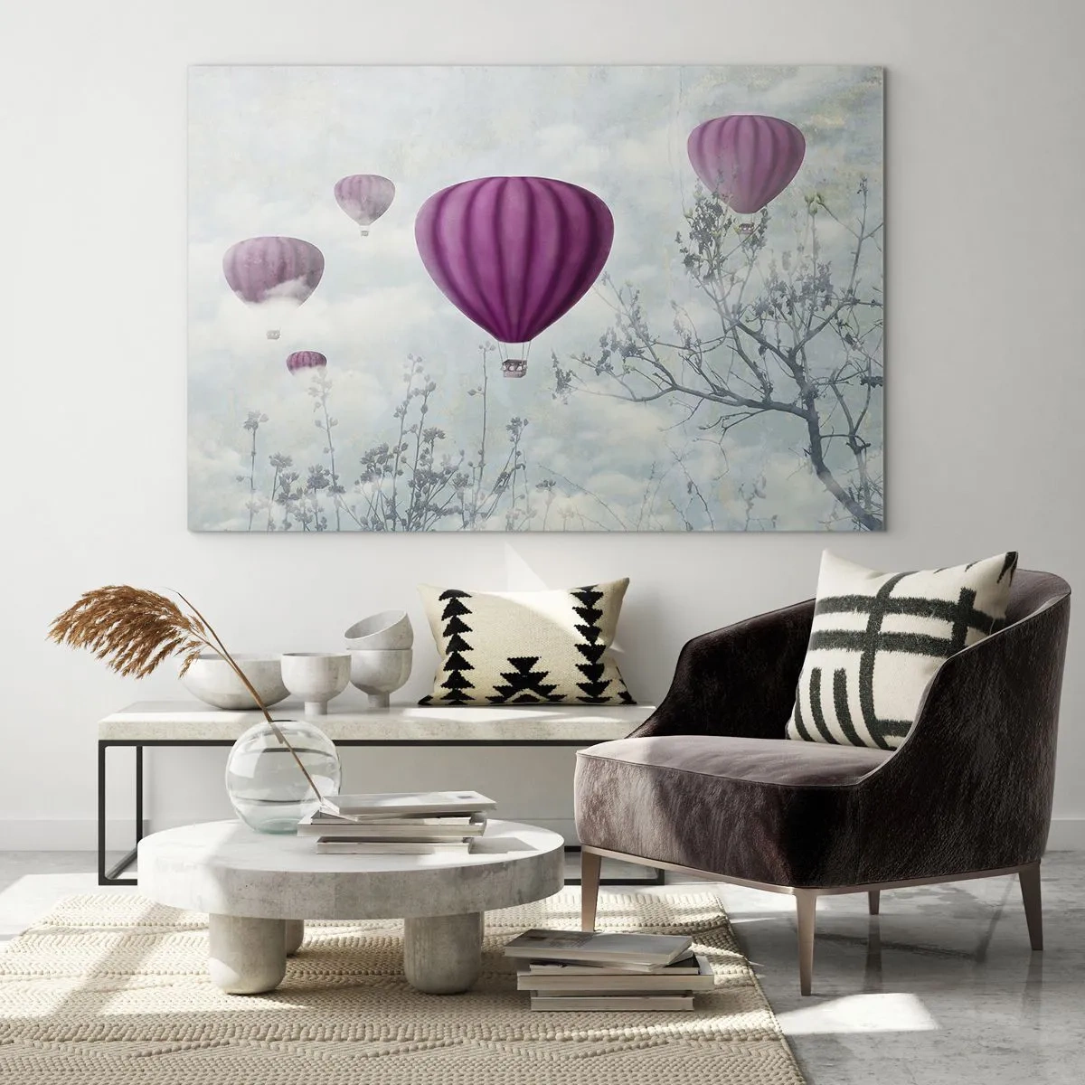 Glastavla - Bild på glas - Lila ballonger som svävar bland molnen och trädgrenarna - 70x50cm - Som båtar på himlen - Modern väggdekoration för vardagsrum och sovrum ARTTOR