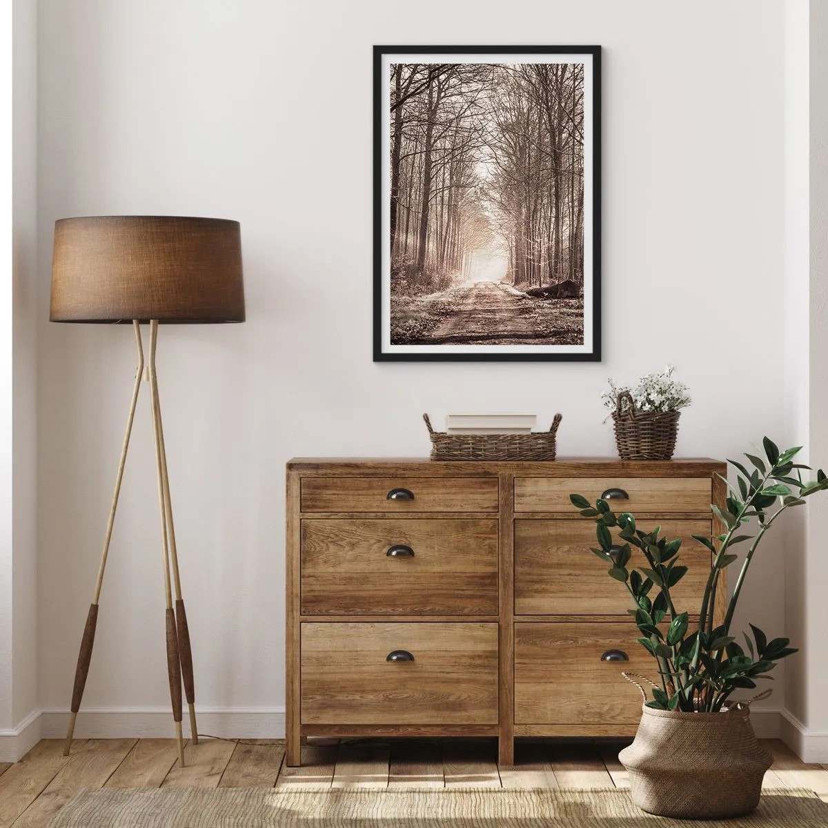 Affisch i svart ram - En skogsstig i höstliga sepiatoner - 50x70cm - Skogens domkyrka - Modern väggdekoration för vardagsrum och sovrum ARTTOR