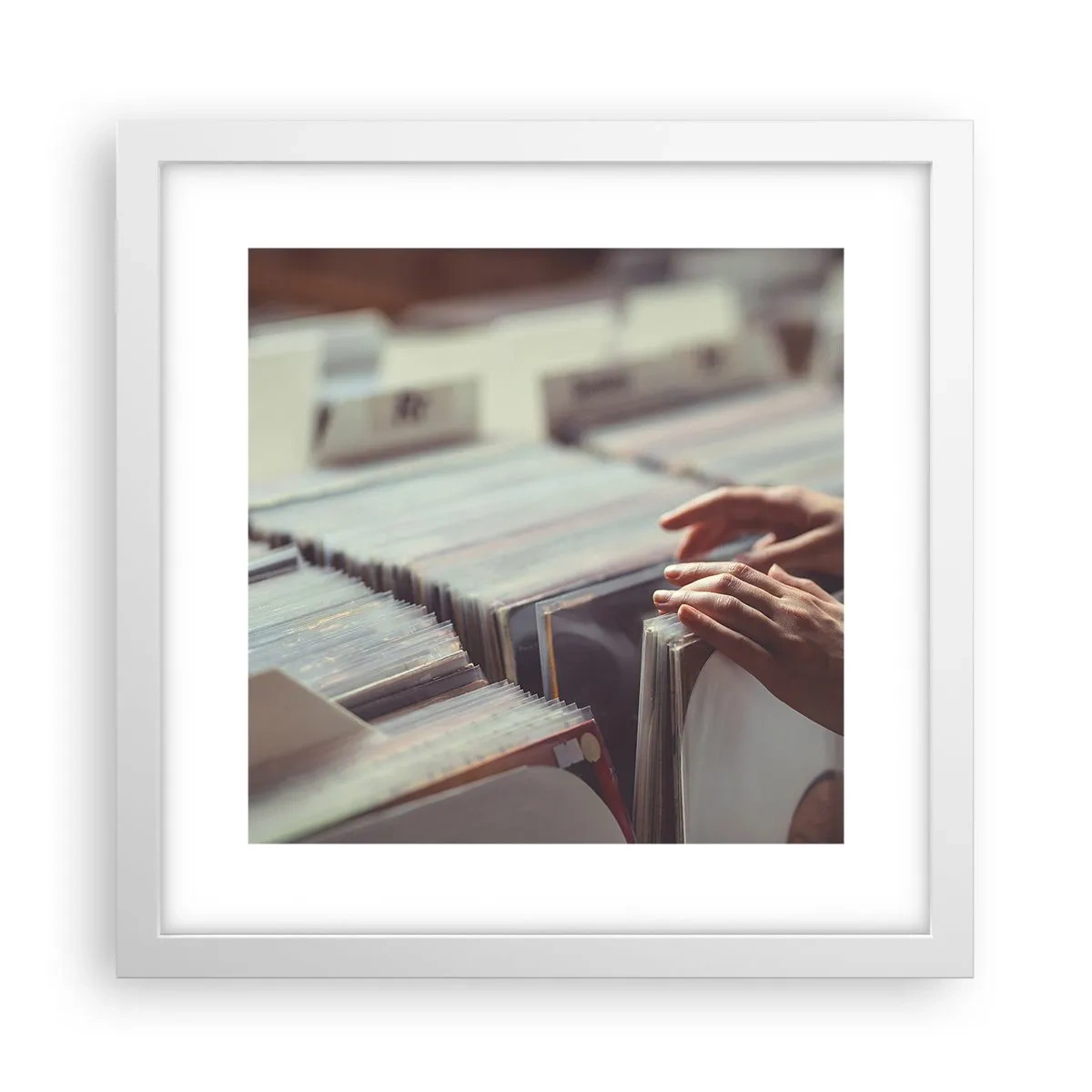 Affisch i vit ram - I jakten efter känslor - 30x30 cm