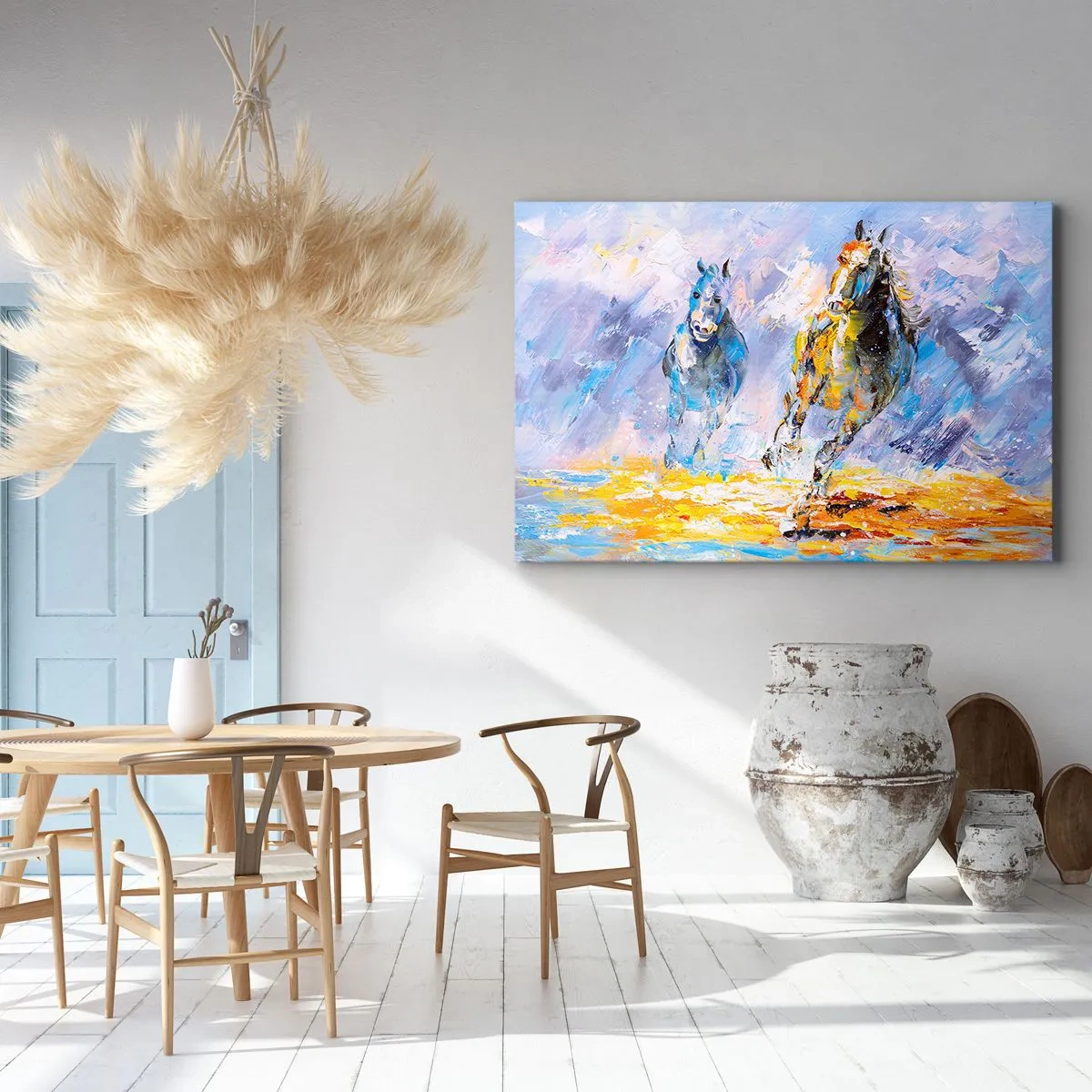 Canvastavla - Bild på duk - Två hästar i rörelse mot bakgrund av ett abstrakt landskap - 70x50cm - Galopp genom skenet - Modern väggdekoration för vardagsrum och sovrum ARTTOR