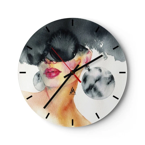 Väggklocka - Klocka på glas - Porträtt av en kvinna med glasögon och stora örhängen, akvarell - 30x30cm - Elegansens hemlighet - Modern väggdekoration för vardagsrum, kök och sovrum ARTTOR
