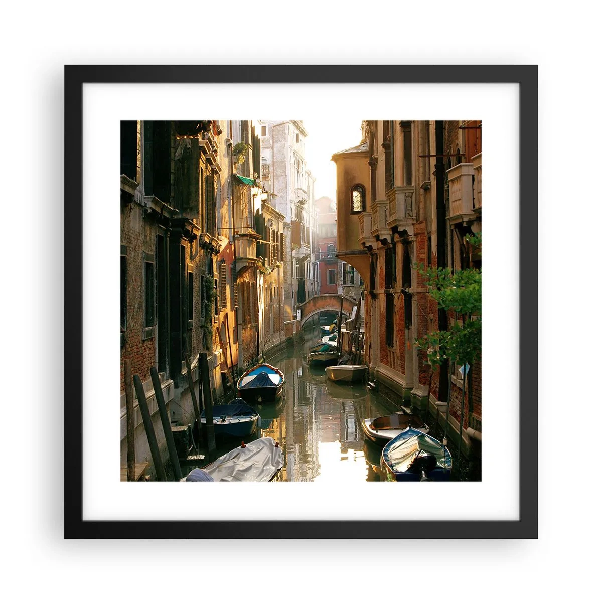 Affisch i svart ram - På en gränd i Venedig - 40x40 cm