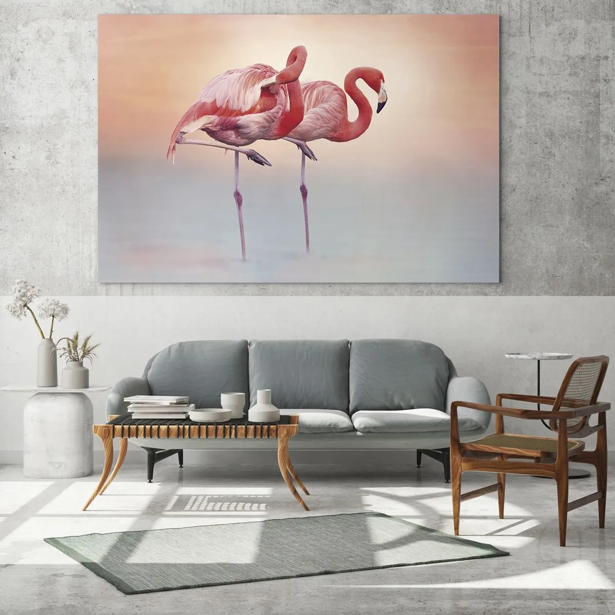 Glastavla - Bild på glas - Två flamingos som står i vatten med en pastellfärgad solnedgångsbakgrund - 70x50cm - I solnedgångens färg - Modern väggdekoration för vardagsrum och sovrum ARTTOR