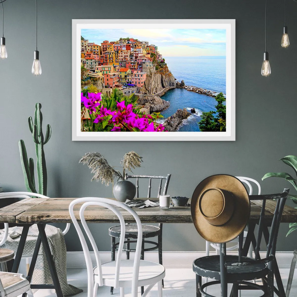 Affisch i vit ram - Skrattande stad - 100x70 cm