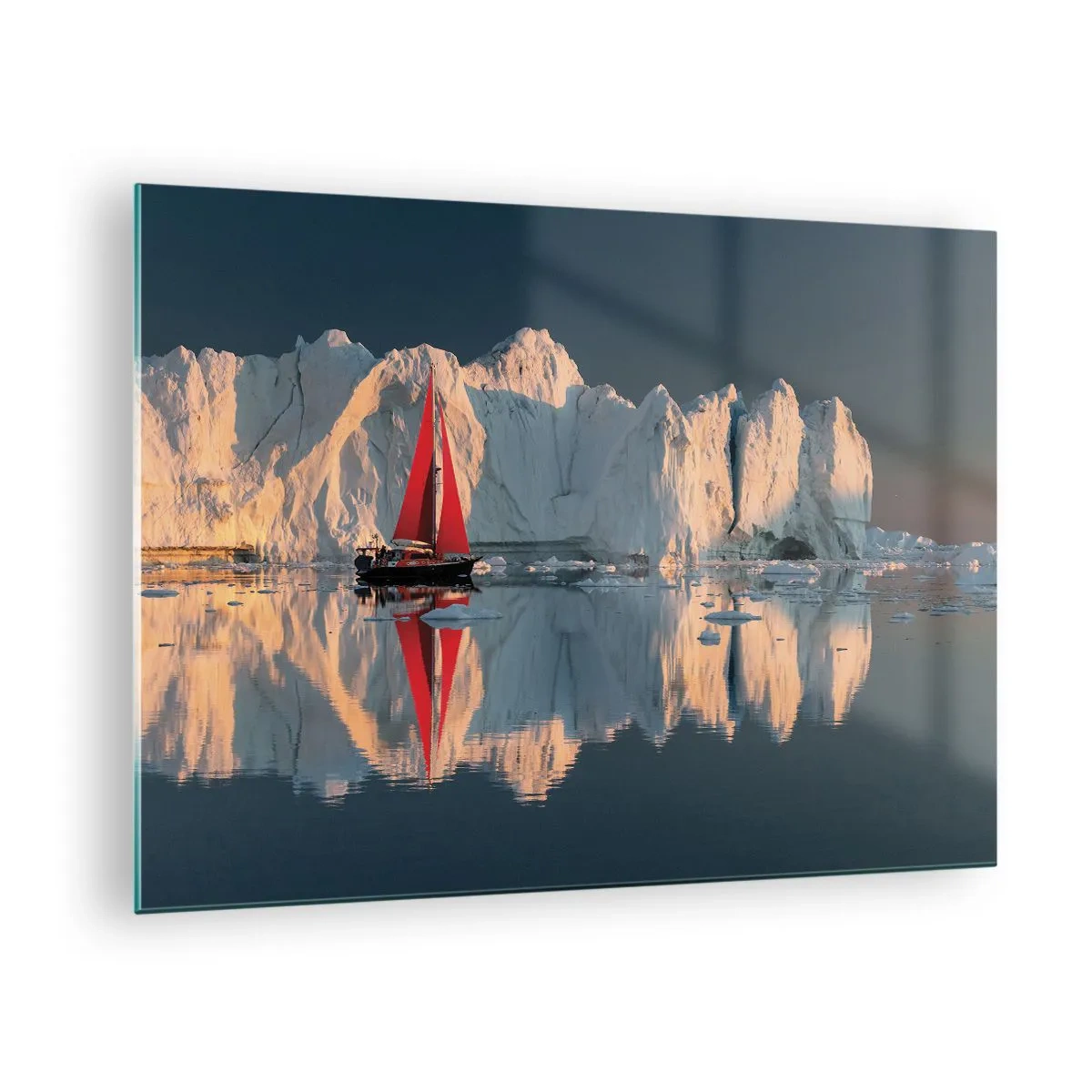 Glastavla - Bild på glas - En segelbåt med ett rött segel nära isbergen vid solnedgången - 70x50cm - I världens ände - Modern väggdekoration för vardagsrum och sovrum ARTTOR