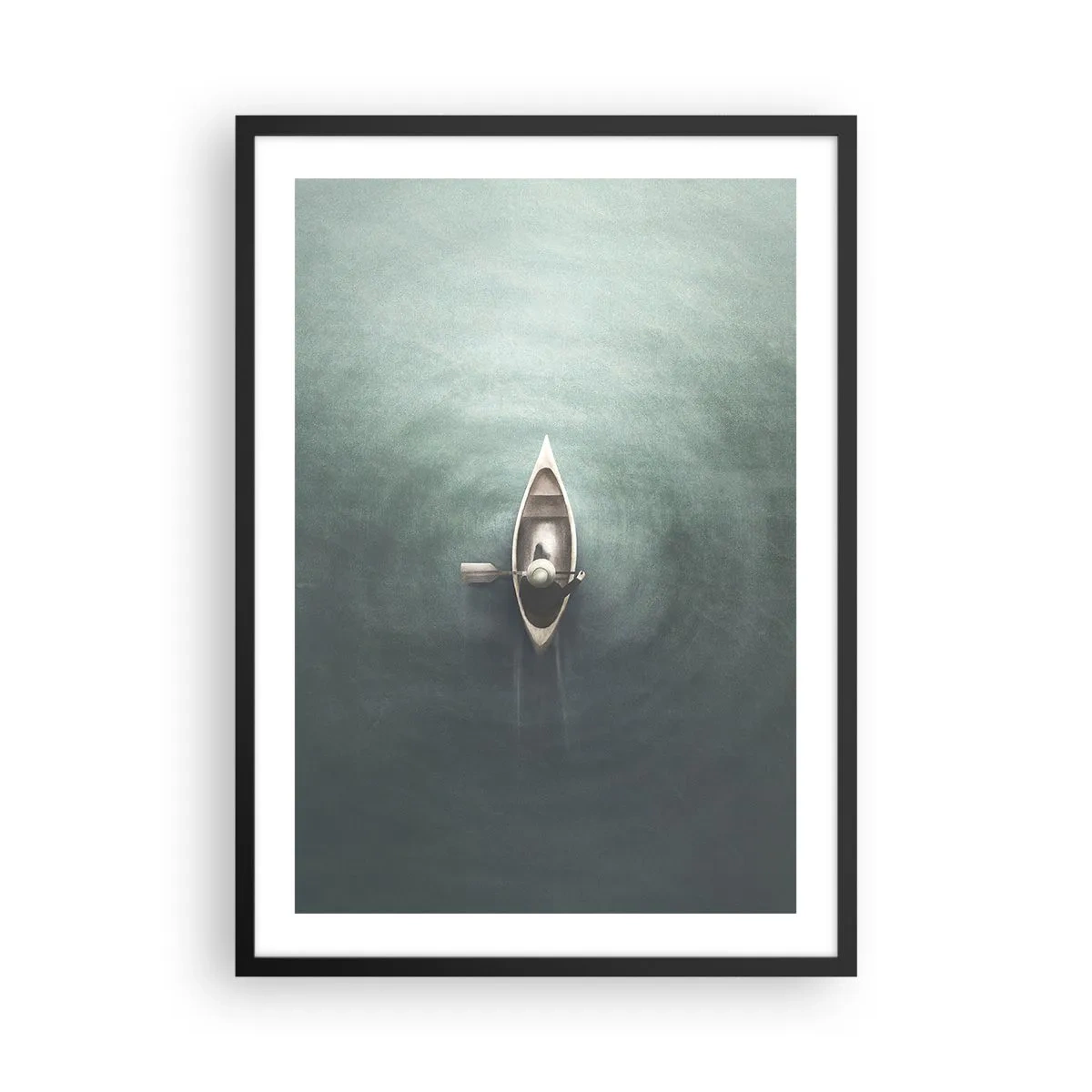 Affisch i svart ram - En fågelperspektiv av en båt som driver på lugnt vatten - 50x70cm - Över en månbelyst sjö - Modern väggdekoration för vardagsrum och sovrum ARTTOR