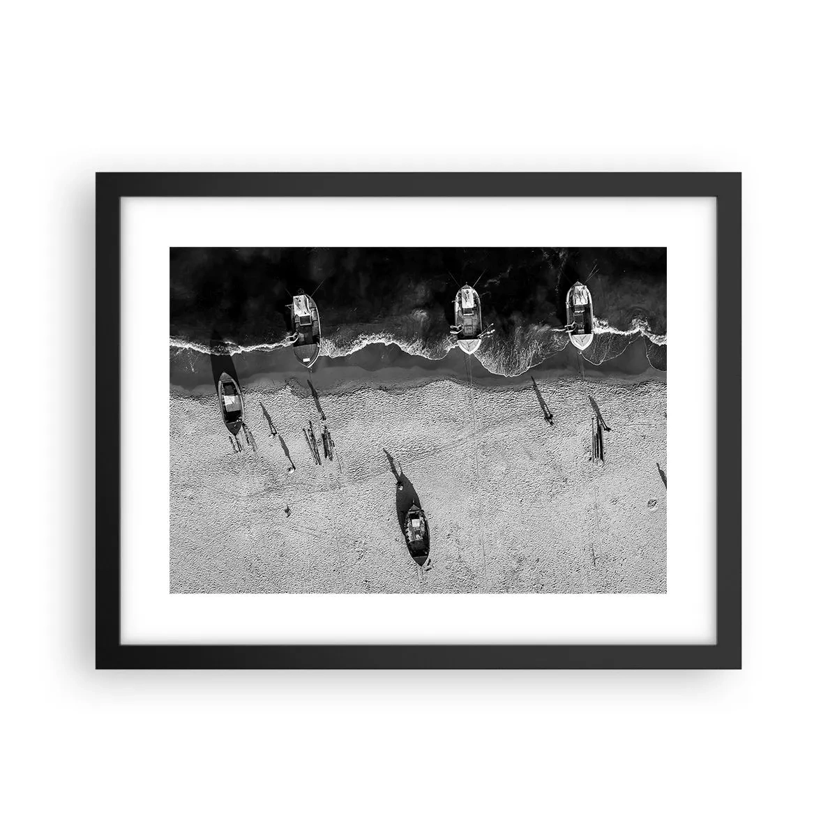 Affisch i svart ram - Fortfarande på stranden... - 40x30 cm