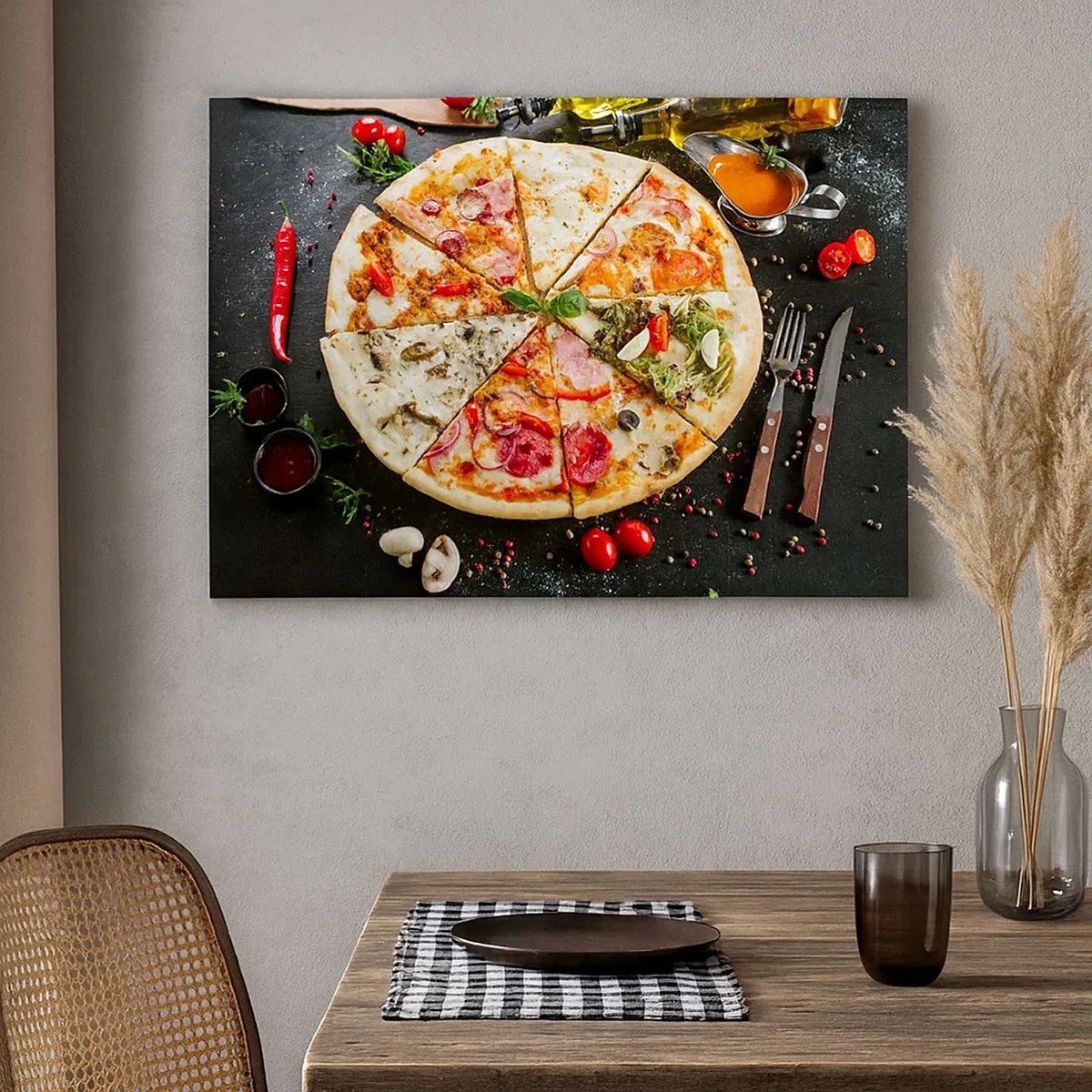 Canvastavla - Bild på duk - Pizza i olika smaker med en bakgrund av pålägg - 70x50cm - Smakurval - Modern väggdekoration för vardagsrum och sovrum ARTTOR