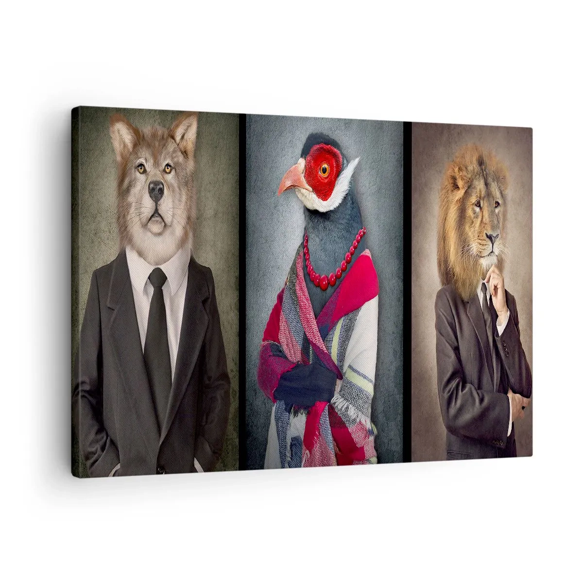 Canvastavla - Bild på duk - Stiliserade porträtt av en varg, en fasan och ett lejon i eleganta kläder - 70x50cm - Vad gör jag här?! - Modern väggdekoration för vardagsrum och sovrum ARTTOR