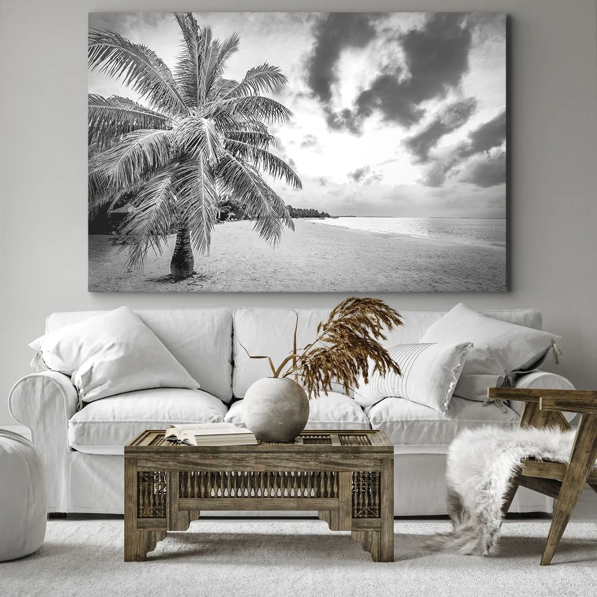 Canvastavla - Bild på duk - Svartvit palmträd på en tom strand med moln - 70x50cm - När du längtar efter ensamheten... - Modern väggdekoration för vardagsrum och sovrum ARTTOR