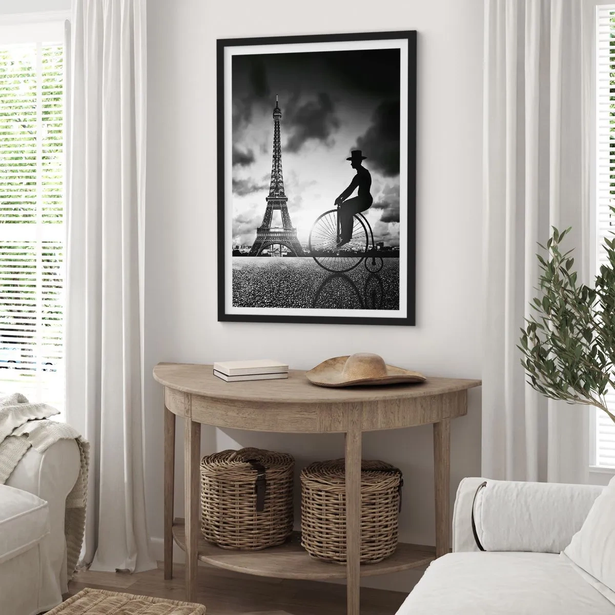 Affisch i svart ram - Silhuett av en cyklist mot bakgrund av Eiffeltornet - 50x70cm - Längtan efter Belle Epoque - Modern väggdekoration för vardagsrum och sovrum ARTTOR