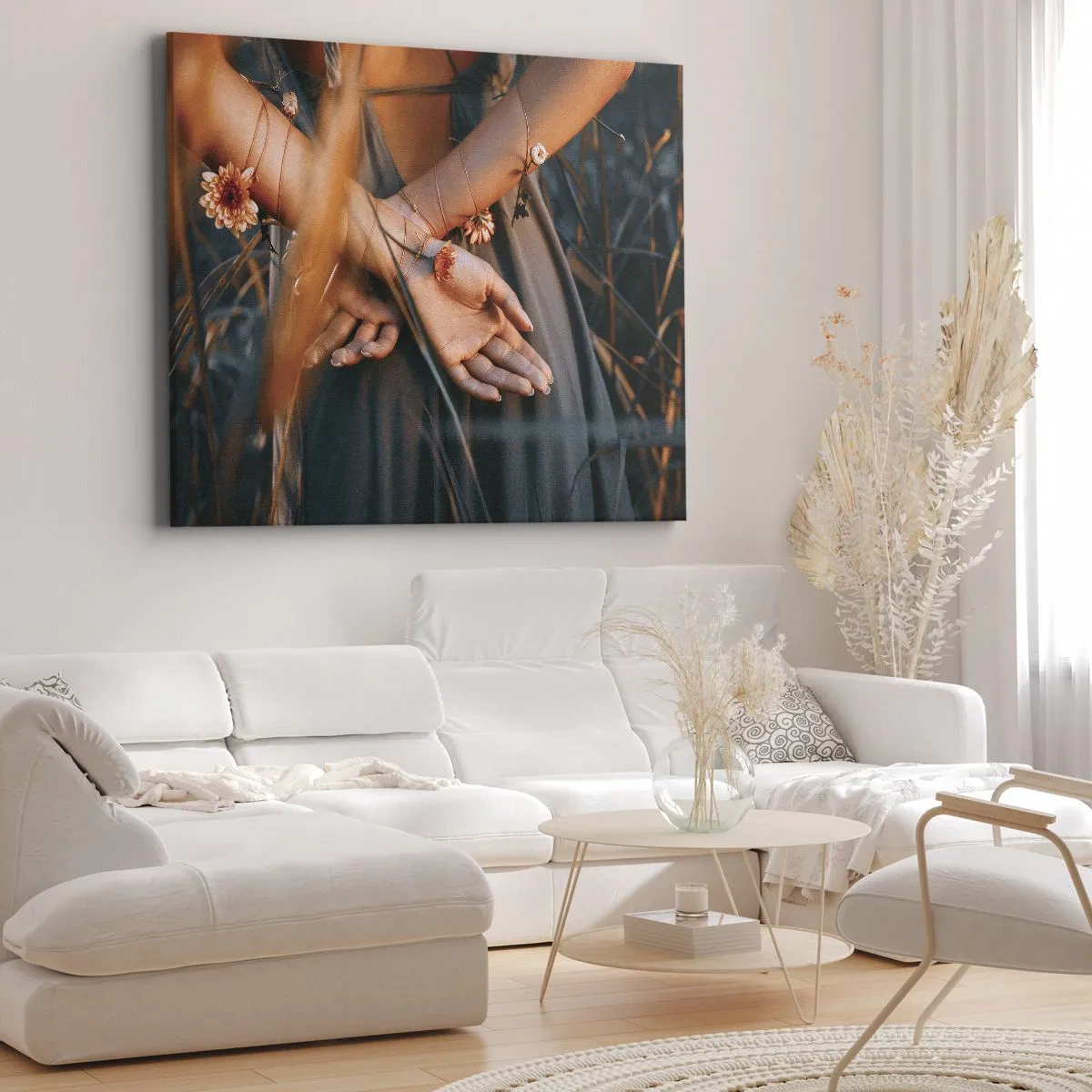 Canvastavla - Bild på duk - Sensuella händer med blommor i en naturlig miljö - 70x50cm - Bunden till naturen - Modern väggdekoration för vardagsrum och sovrum ARTTOR