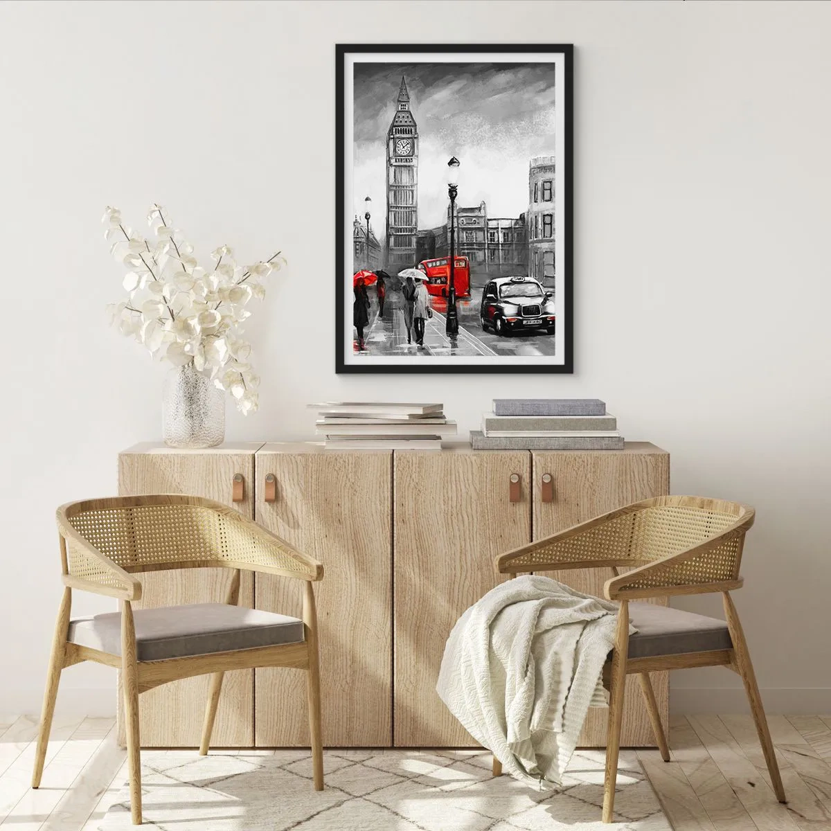 Affisch i svart ram - Big Ben på en regnig dag med röda accenter - 50x70cm - Inte alls en grå stad - Modern väggdekoration för vardagsrum och sovrum ARTTOR