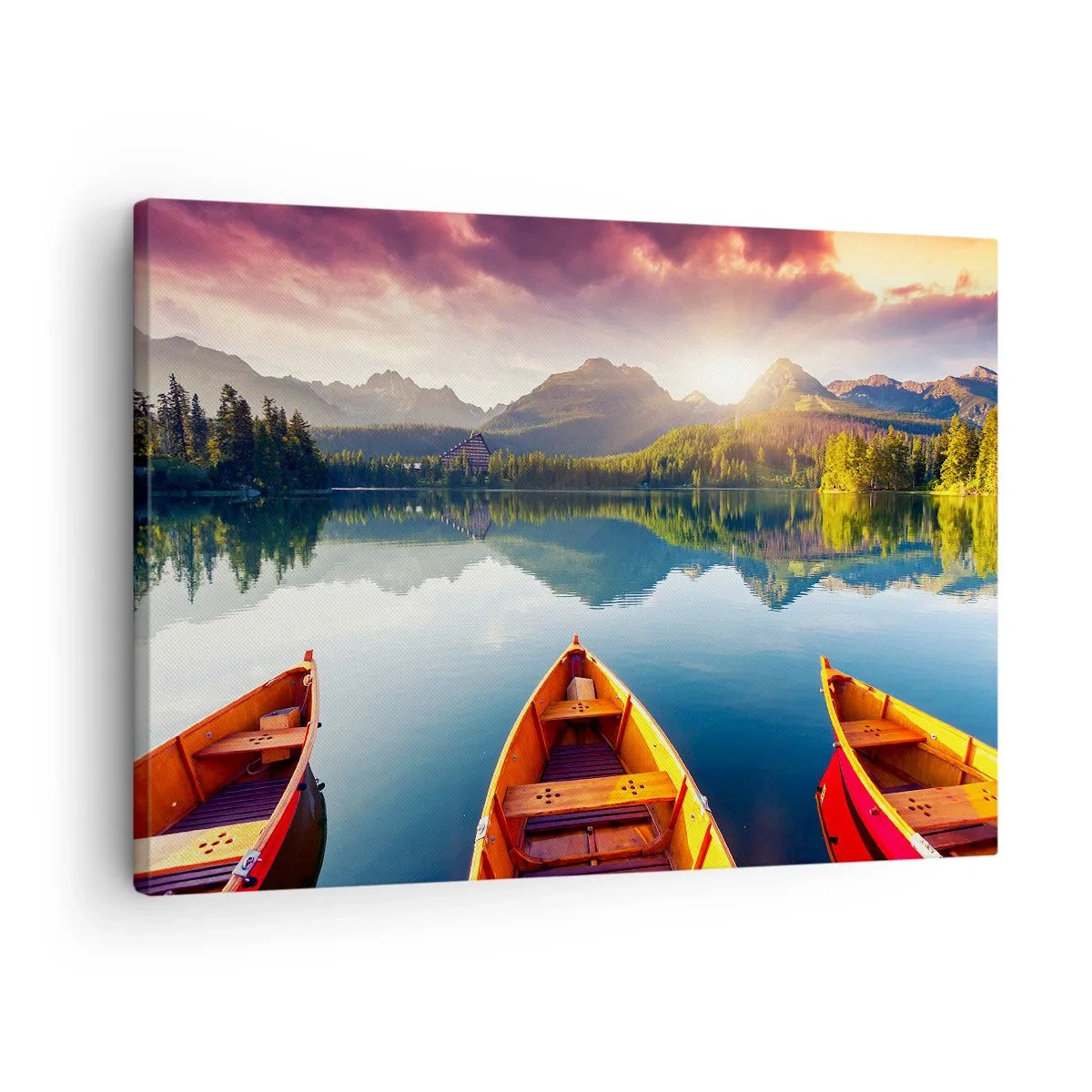 Canvastavla - Bild på duk - Tre träbåtar mot bakgrund av en fjällsjö vid solnedgången - 70x50cm - Ingenting mot naturen - Modern väggdekoration för vardagsrum och sovrum ARTTOR