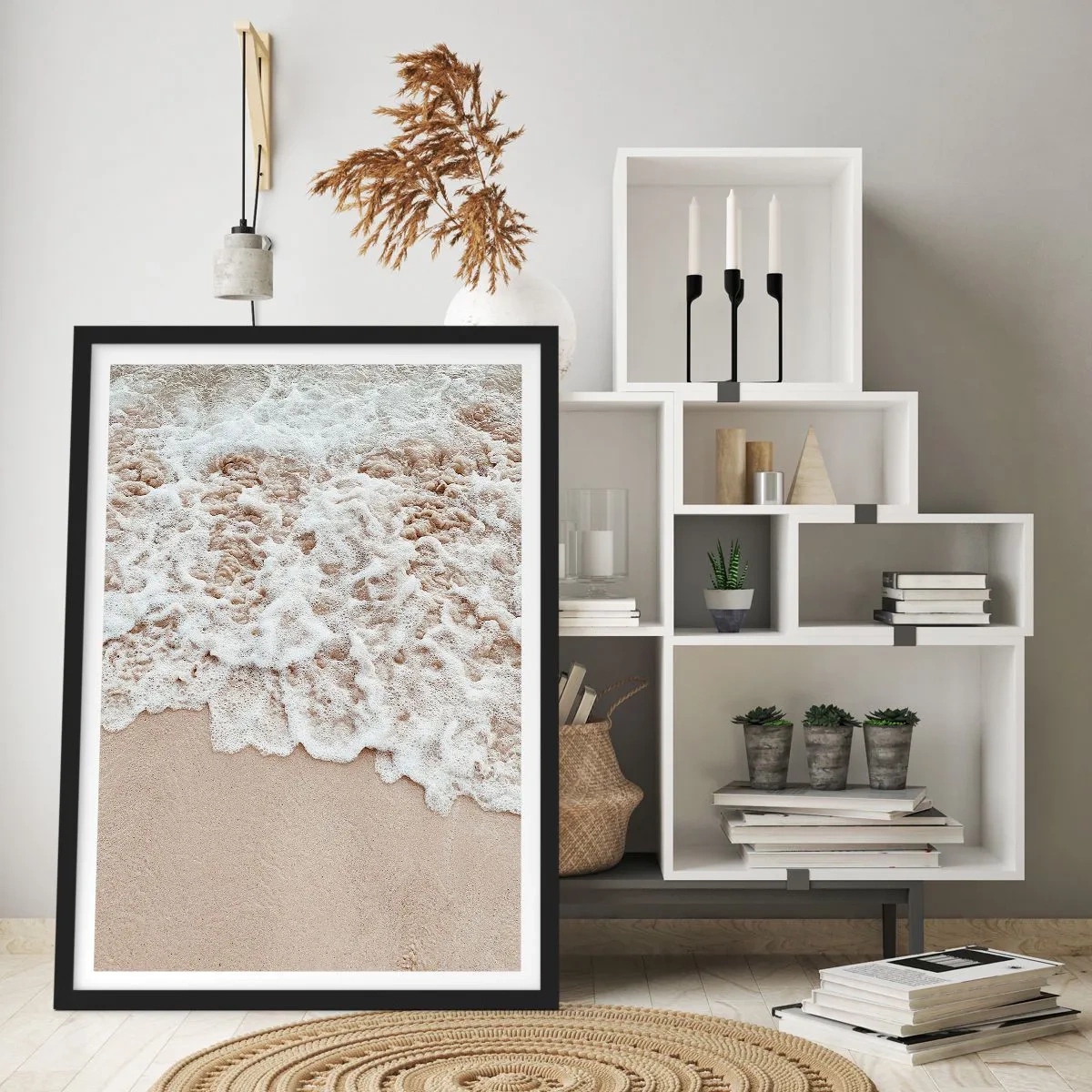 Affisch i svart ram - Strax tillbaka - 61x91 cm