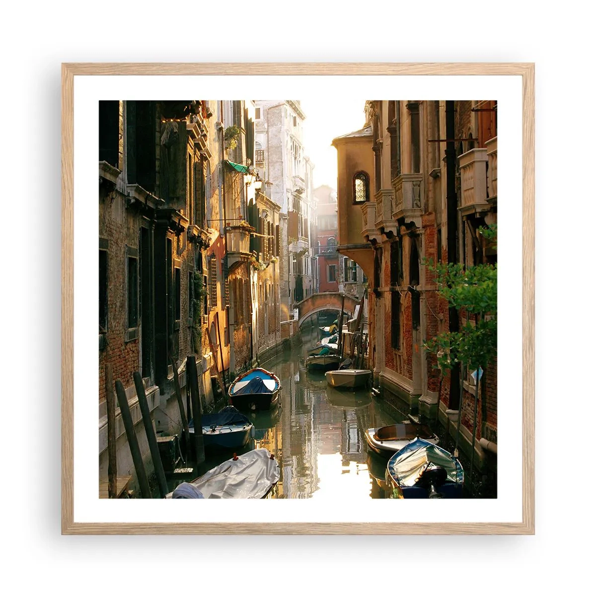Affisch i ram av ljusek - På en gränd i Venedig - 60x60 cm