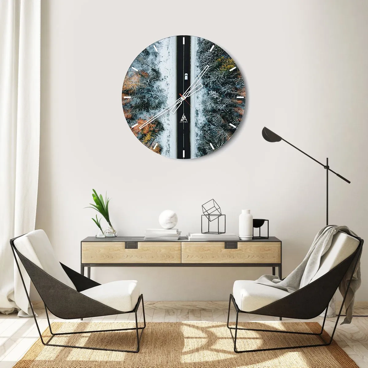 Väggklocka - Klocka på glas - Genom vinterskogen - 40x40 cm