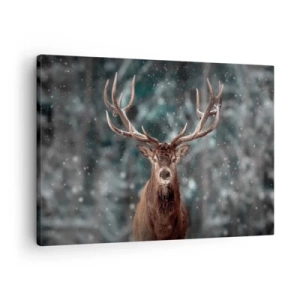 Canvastavla - Bild på duk - Hjort i en vinterskog med fallande snö - 70x50cm - Krönt skogens kung - Modern väggdekoration för vardagsrum och sovrum ARTTOR