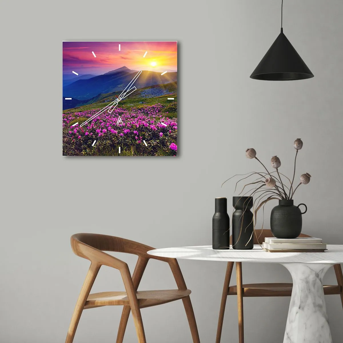 Väggklocka - Klocka på glas - … Bergtallen doftar och örterna luktar runt omkring - 30x30 cm